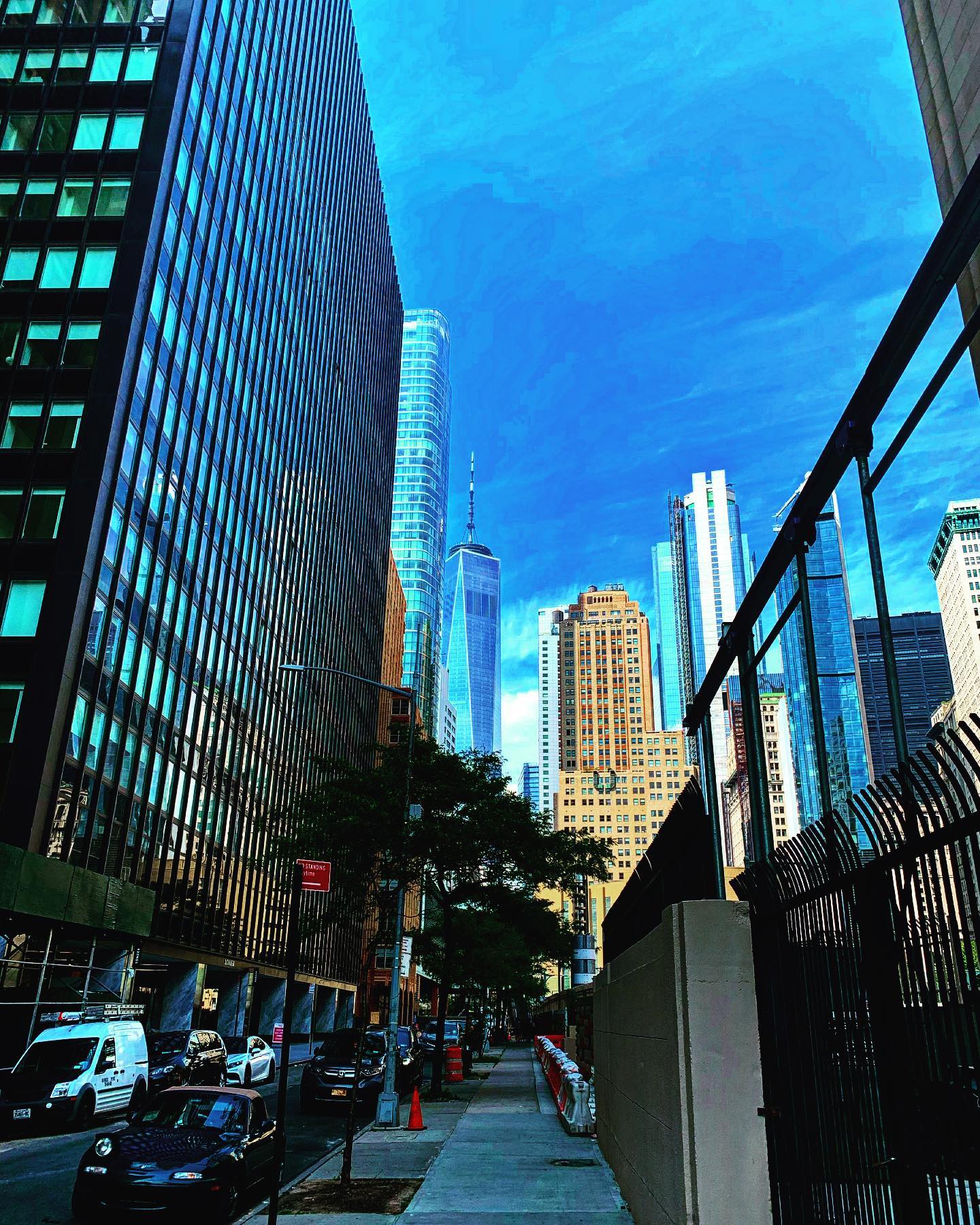 Loving #fidi everyday
.
.
.
#wtc #freedomtower #downtown #fidi #financialdistrict #office #building #officespace #officesuite #soho #nyc